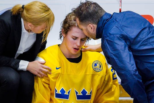 Sveriges Adrian Kempe får vård