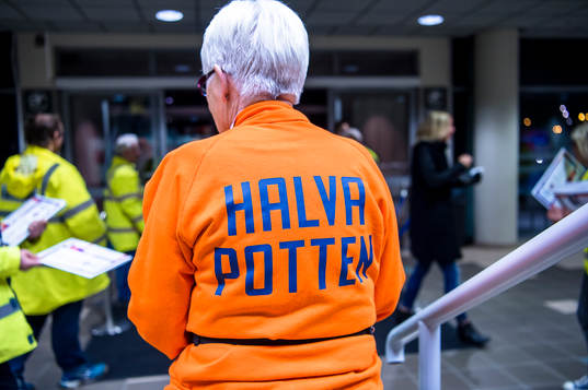 Försäljning av halva potten lotter