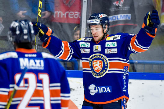 Växjös Robert Rosén jublar