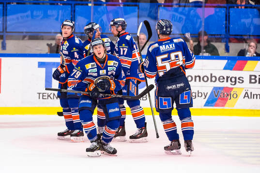 Växjös Patrik Lundh jublar