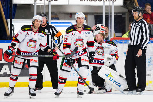 Malmö Redhawks Mattias Persson, T.J. Galiardi och målvakt