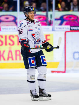 Linköpings Niklas Fogström ser deppig ut