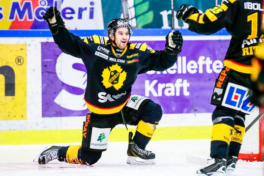 Skellefteås Andrew Calof jublar