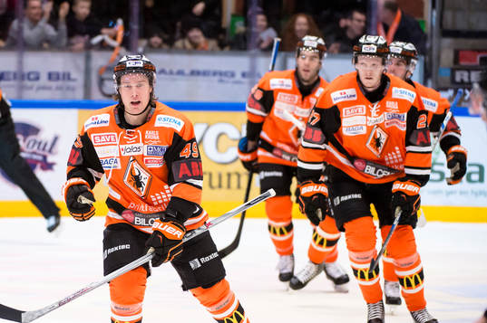 Karlskronas Filip Cruseman jublar