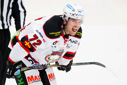 Malmö Redhawks T.J. Galiardi grimaserar