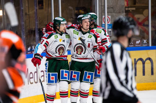 Frölundas Mats Rosseli Olsen har gjort 6-3 och jublar