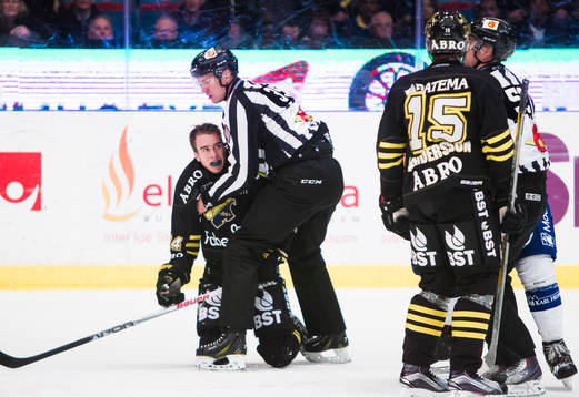 s Michael Lindqvist i i ett bråk med Leksands Robin