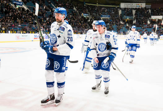 Leksands Tommi Paakkolanvaara och Brock Montpetit ser