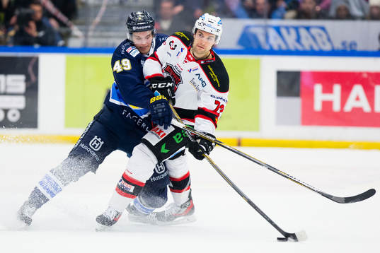 s Axel Eidstedt mot Malmö Redhawks T.J. Galiardi