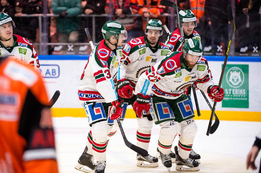 Frölundas Robin Figren  har gjort 4-2 och jublar
