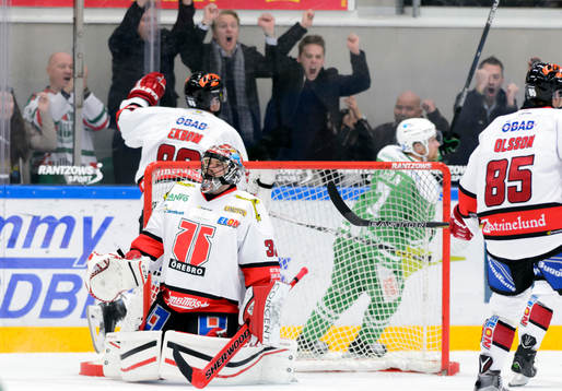 Örebros målvakt Julius Hudacek deppar