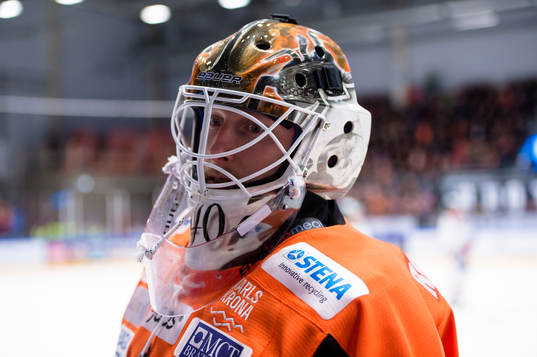 Karlskronas målvakt Johan Holmqvist blir inbytt