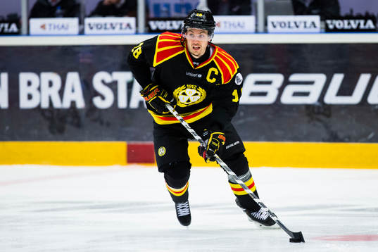 Brynäs Anton Rödin med pucken
