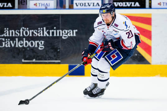 Linköpings Nick Sörenssen med pucken
