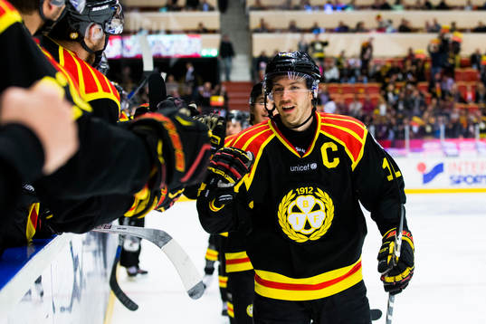 Brynäs Anton Rödin jublar