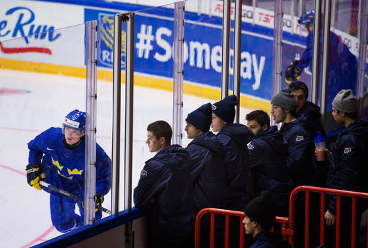 s lag ser på Sveriges träning vid junior-VM i ishockey 27