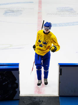 Gustav Forsling lämnar isen