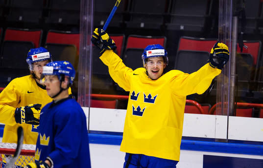Axel Holmström jublar
