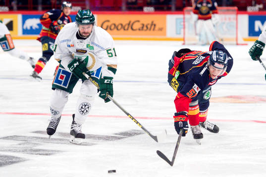 Färjestads Rickard Wallin och Djurgårdens Robin Alvarez