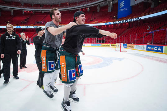 Färjestads Niclas Arell och Sebastian Erixon jublar