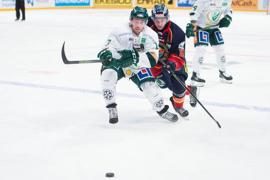 Färjestads Linus Persson och Djurgårdens Markus Ljungh