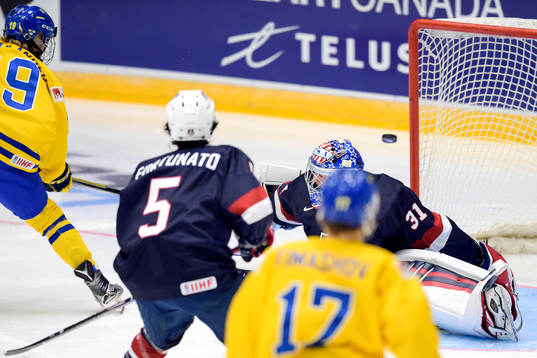 s målvakt Alex Nedeljkovic