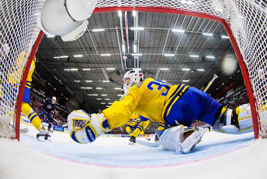 Sveriges målvakt Linus Söderström