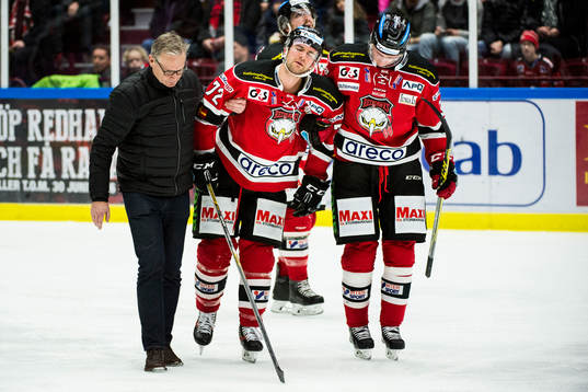 Malmö Redhawks T.J. Galiardi lämnar isen skadad