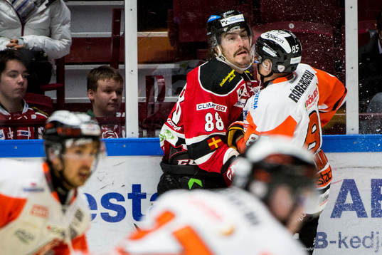Malmö Redhawks Peter Mueller och Karlskronas Toni