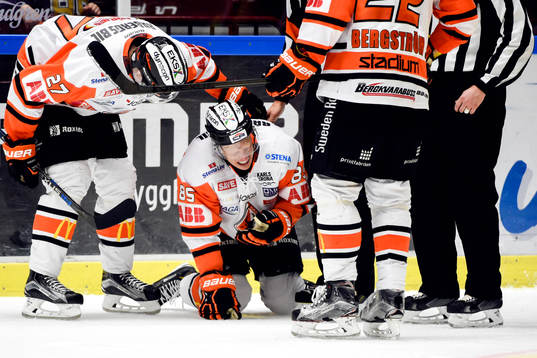 Karlskronas Toni Kähkönen skadar ögat