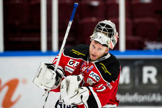 Malmö Redhawks målvakt Jonas Gunnarsson jublar