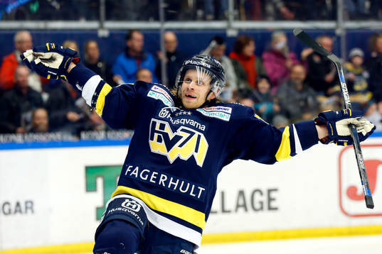 s Mattias Tedenby jublar