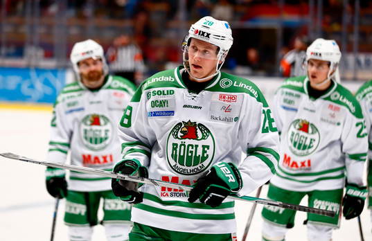 Rögles Emil Kristensen jublar