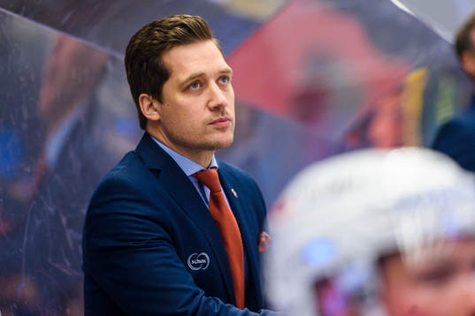 Växjös huvudtränare Sam Hallam