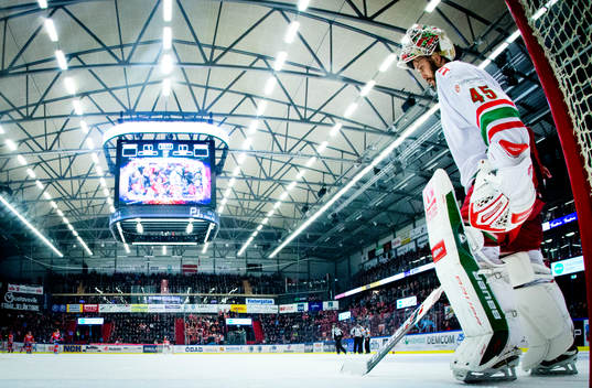 Modos målvakt Jonatan Bjurö deppar