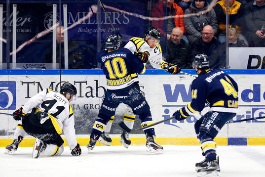 s Martin Thörnberg och Brynäs Anton Rödin