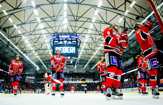 Örebros Joel Mustonen, Libor Hudacek, Joonas Jalvanti och
