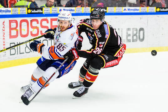 Växjös Liam Reddox och Luleås Peter Cehlarik