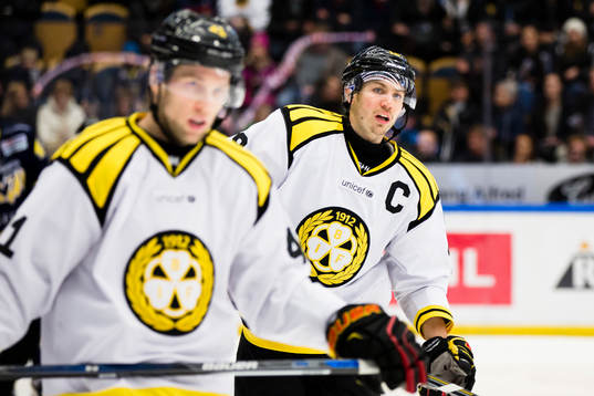 Brynäs Greg Scott och Anssi Salmela deppar