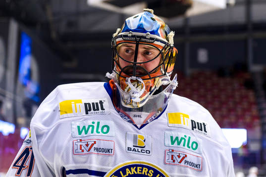 Växjös målvakt Cristopher Nihlstorp på uppvärmningen