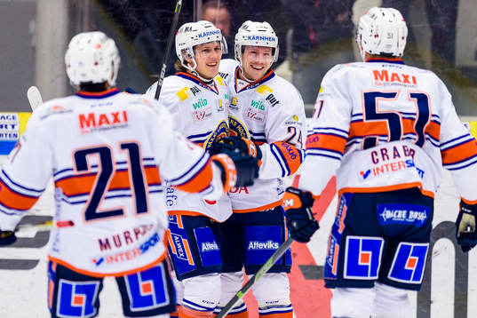 Växjös Joakim Hillding(m) jublar