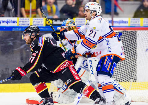 Luleås Jacob Micflikier och Växjös Cory Murphy