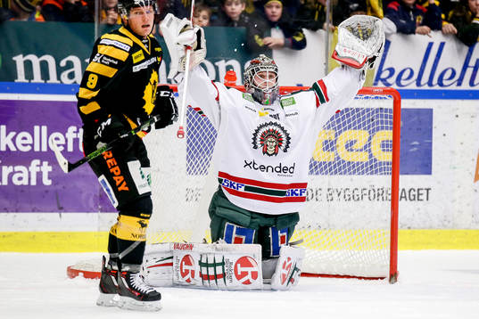 Skellefteås Patrik Zackrisson  deppar framför Frölundas