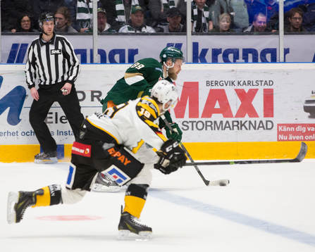 Färjestads Antti Tyrväinen i action