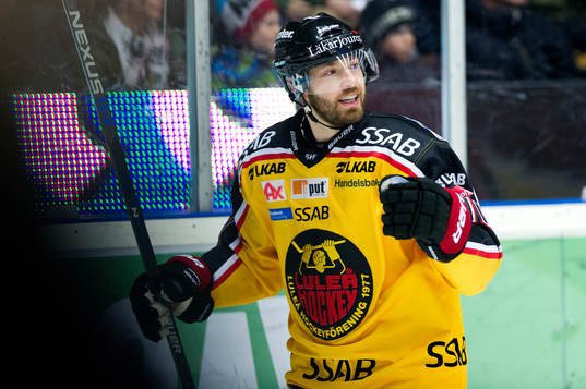 Luleås Jacob Micflikier jublar
