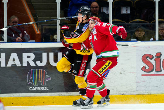 Luleås Christopher Mastomäki och Modos Oscar Hedman