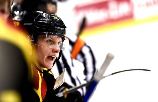 Brynäs Daniel Mannberg irriterad