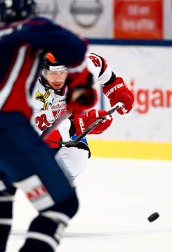 Örebros Greg Squires
