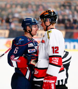 <ll6< och Örebros Marko Anttila