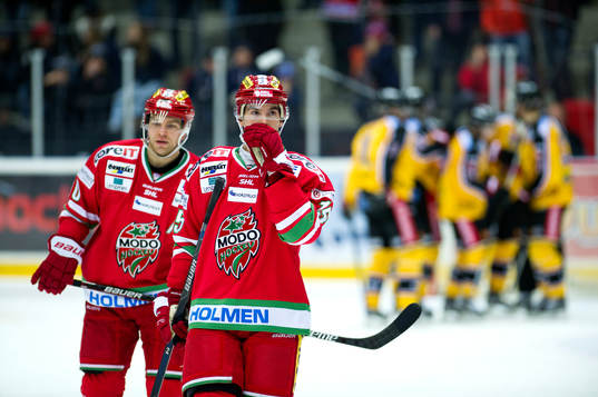 Modos Per-Åge Skröder och Bobby Butler deppar